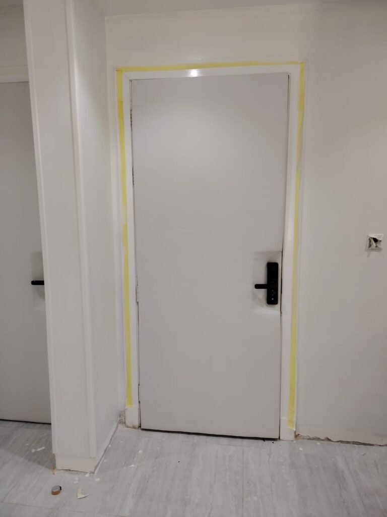 عازل للباب الخبر