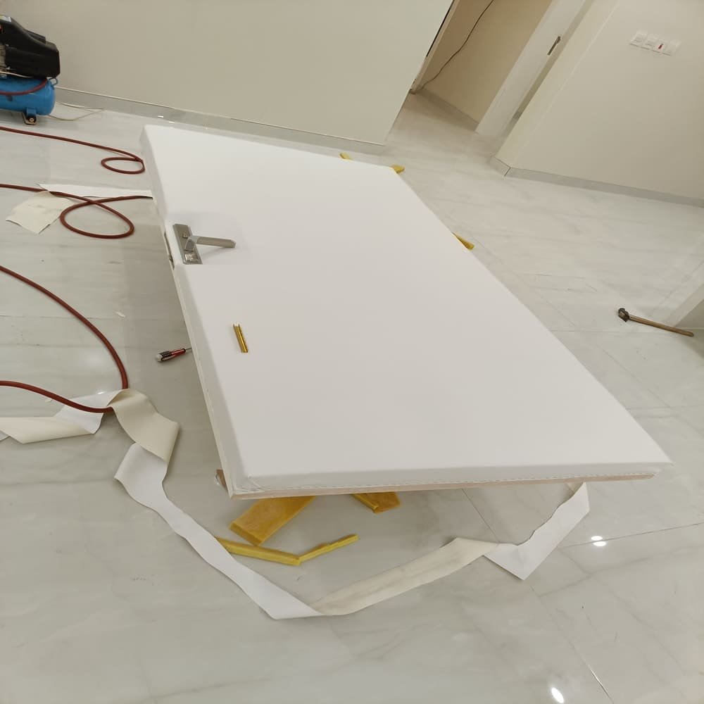 باب خشب عازل للصوت بالقطيف