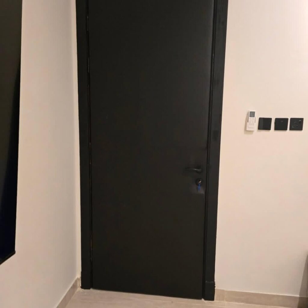 عازل صوت للباب بالظهران