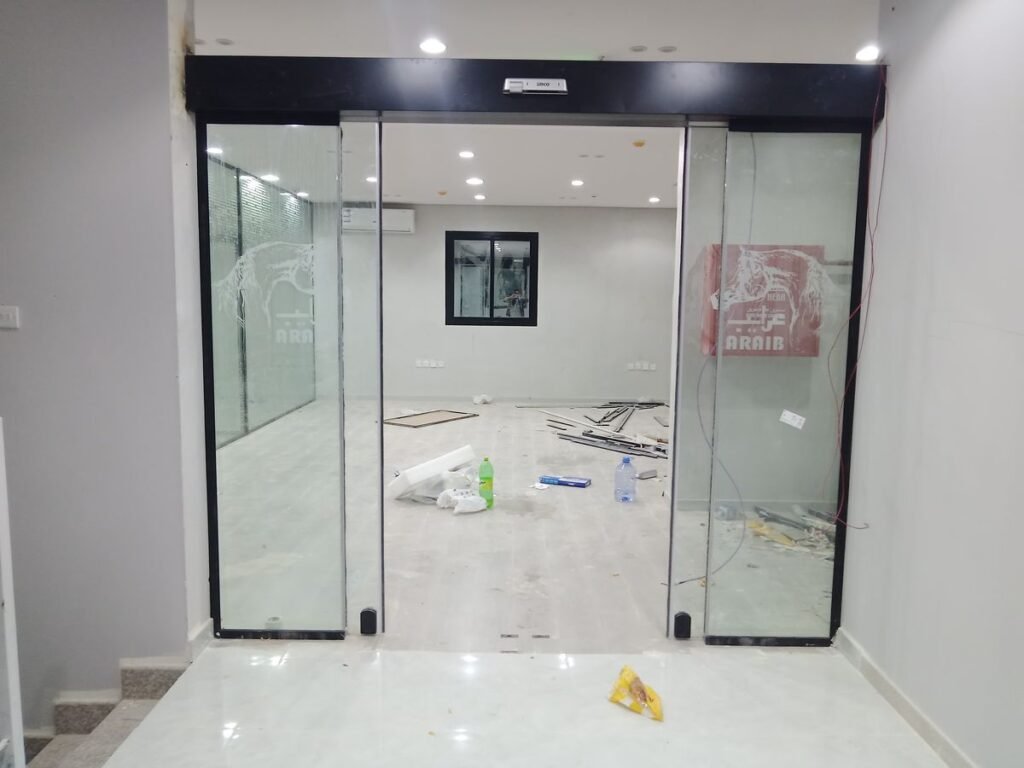 باب زجاج سحاب بالخبر